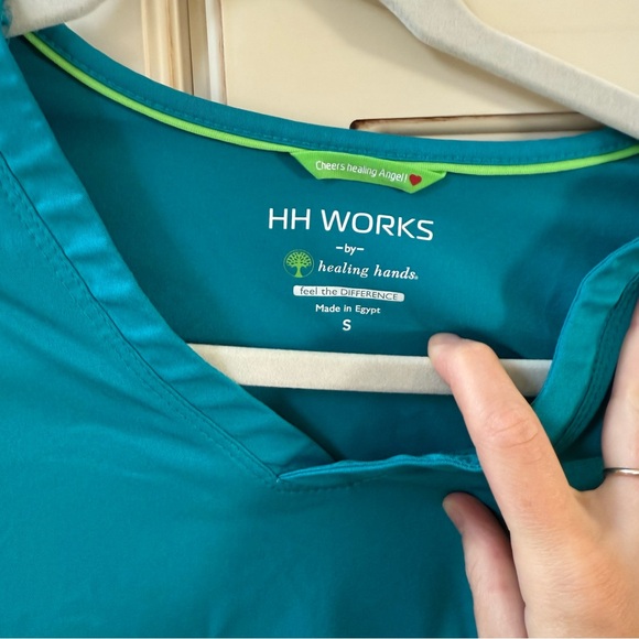 Healing Hands Teal V-Neck Scrub Top - Picture 2 of 3